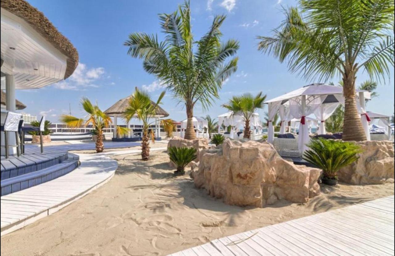 Velier Holiday Apartments Mamaia Exteriör bild