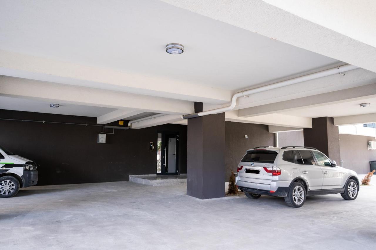 Velier Holiday Apartments Mamaia Exteriör bild