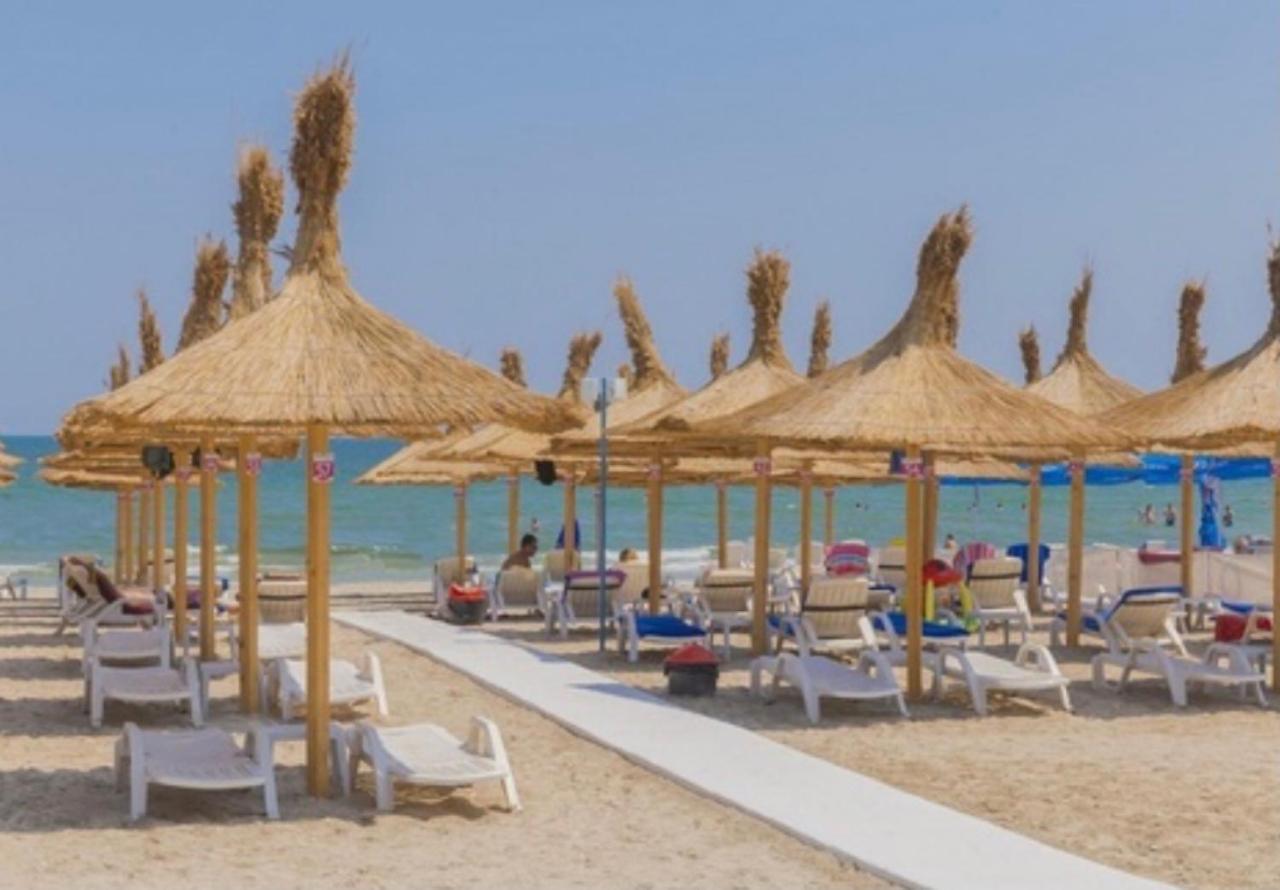 Velier Holiday Apartments Mamaia Exteriör bild