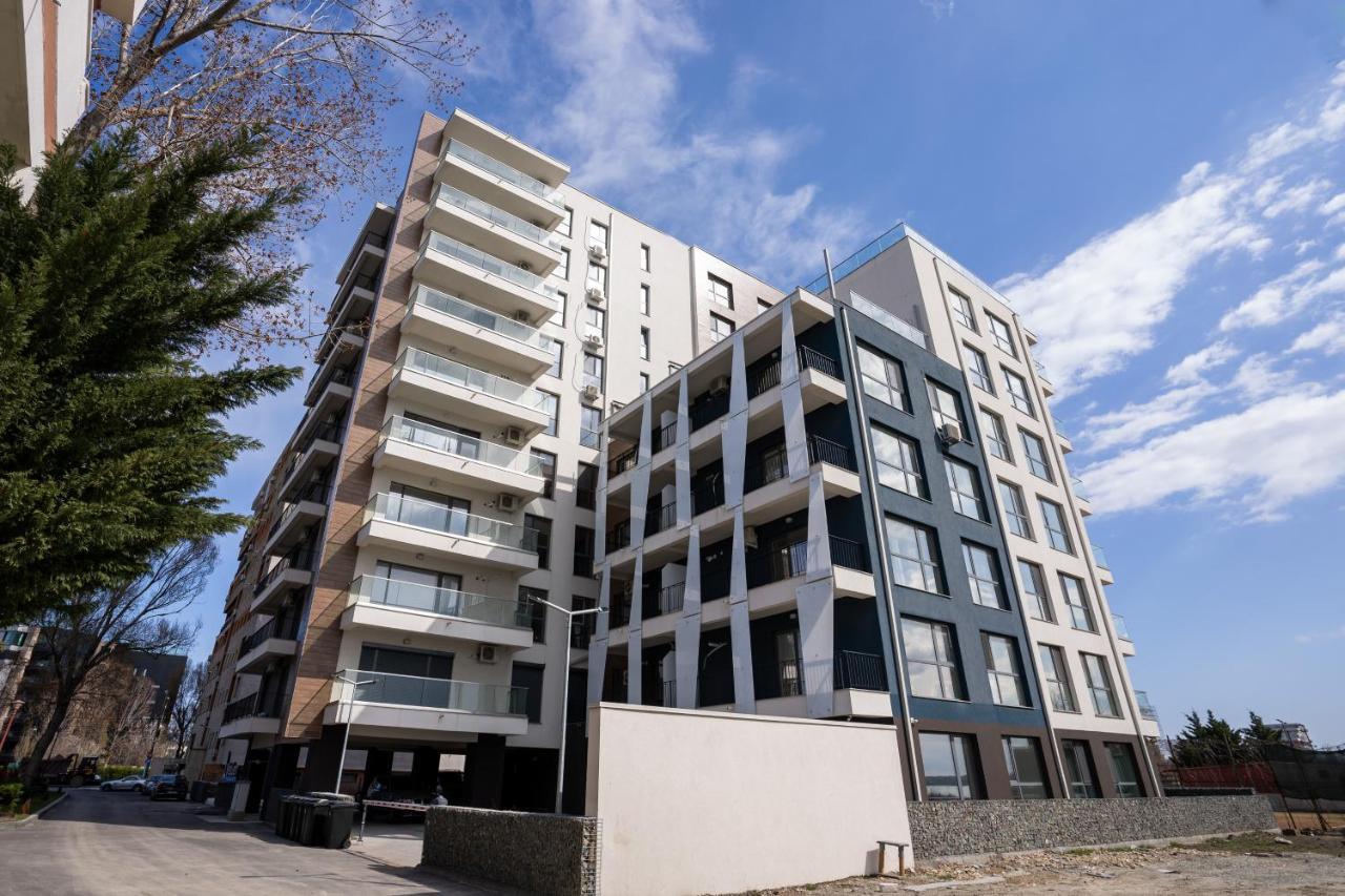 Velier Holiday Apartments Mamaia Exteriör bild