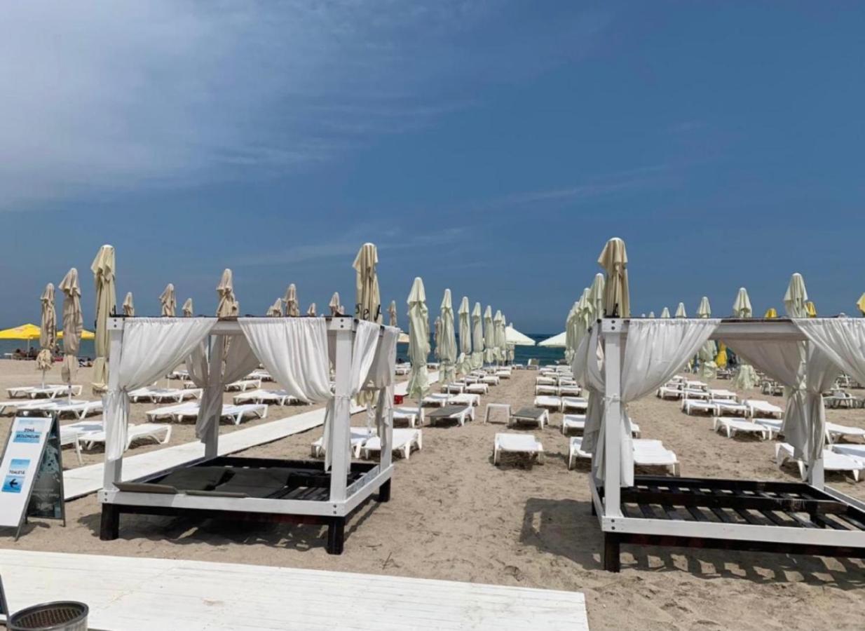 Velier Holiday Apartments Mamaia Exteriör bild