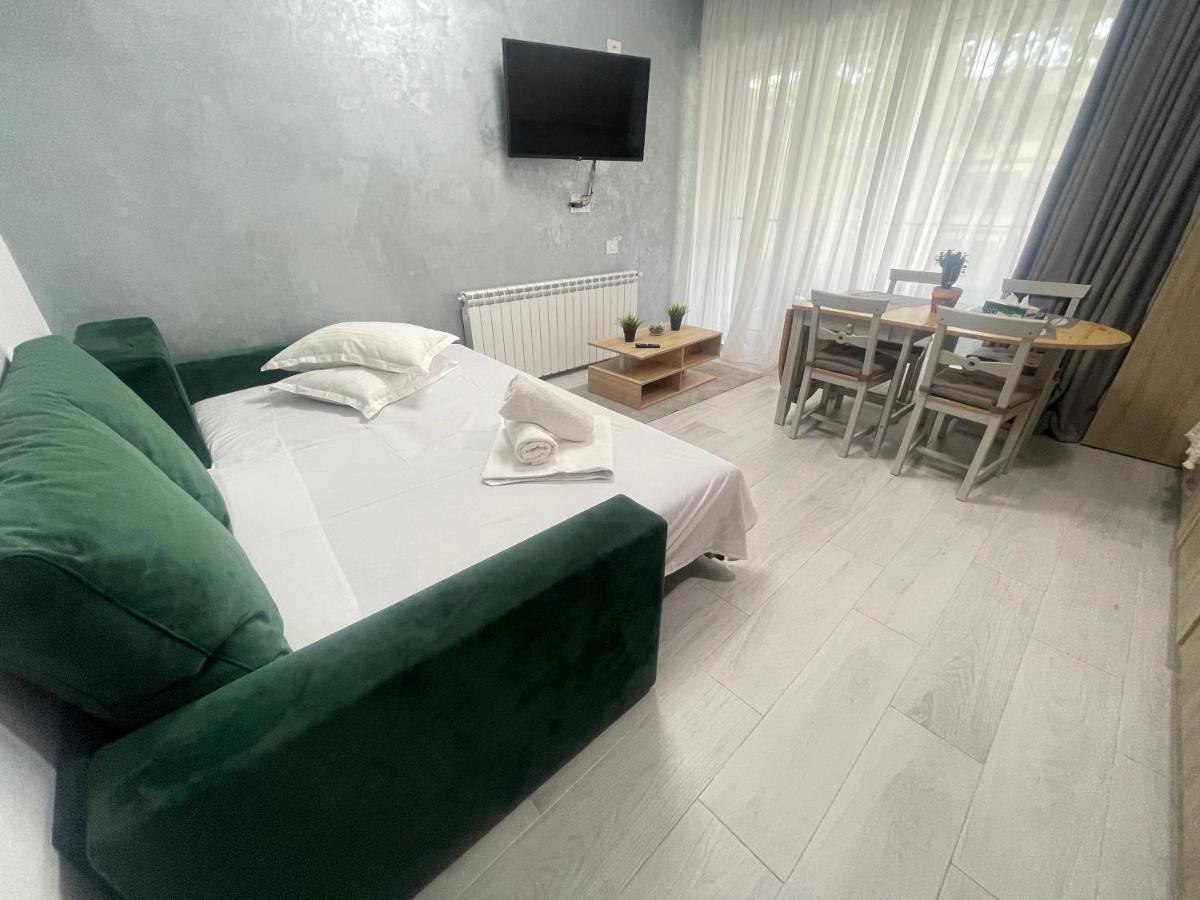 Velier Holiday Apartments Mamaia Exteriör bild