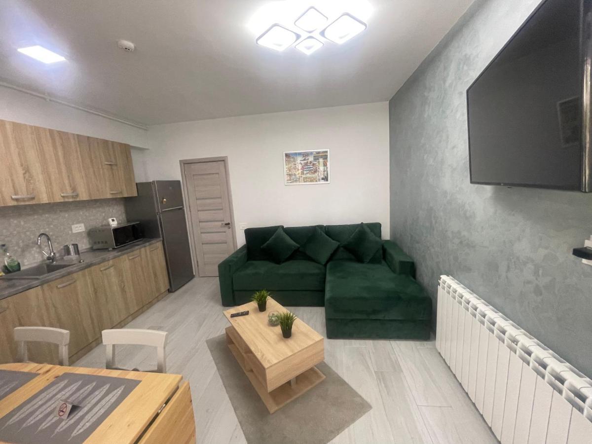 Velier Holiday Apartments Mamaia Exteriör bild